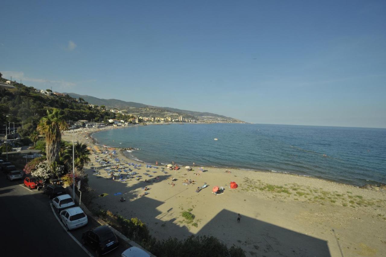 Albero Maestro On Bussana Seaside Διαμέρισμα Σαν Ρέμο Εξωτερικό φωτογραφία